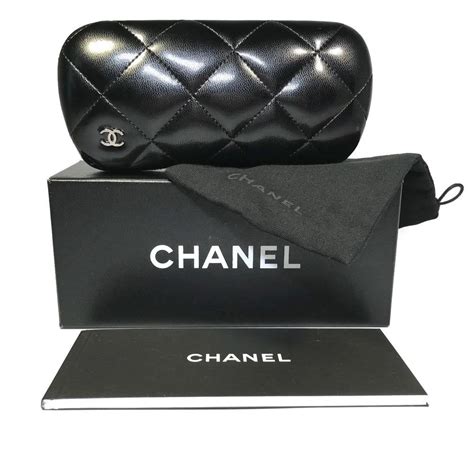 pochette chanel originale prezzo|Chanel eyeglass case and pouch.